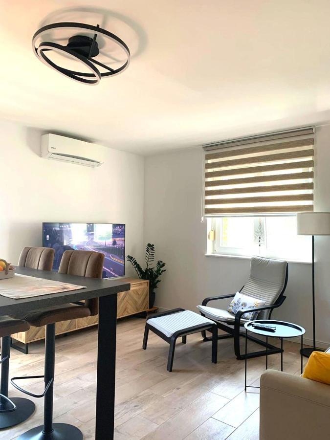 Ferienwohnung Ulike I Pini Pula Exterior foto